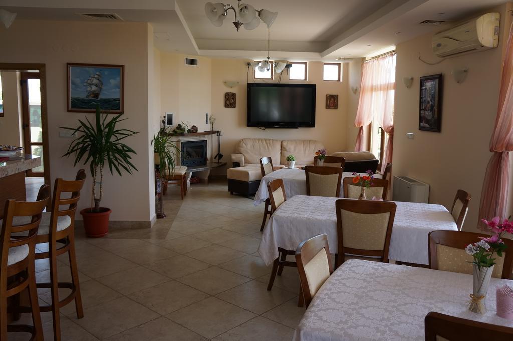 Guest House Golden Flake 4Km From Bolata Beach Bŭlgarevo エクステリア 写真