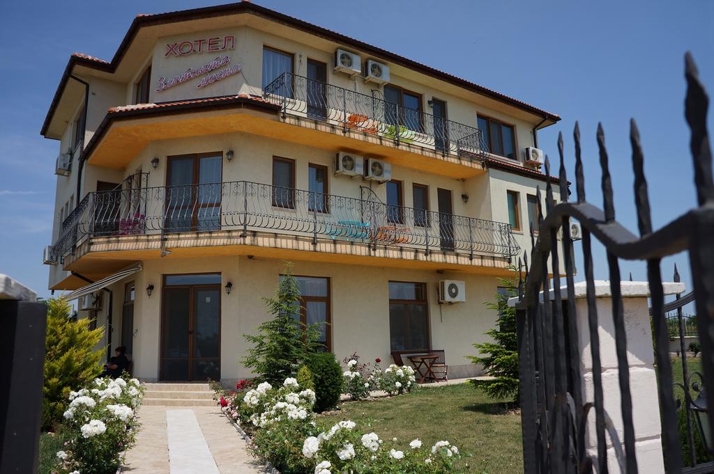 Guest House Golden Flake 4Km From Bolata Beach Bŭlgarevo エクステリア 写真