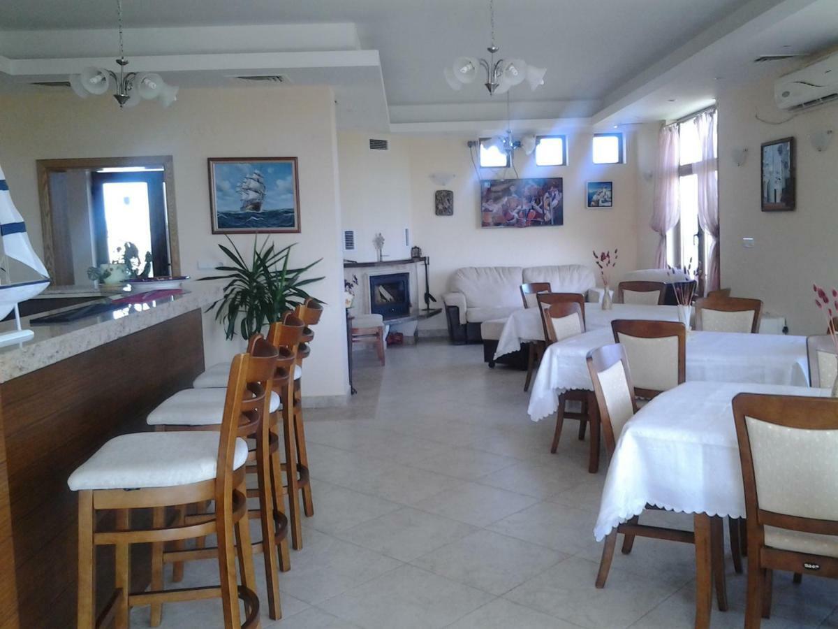 Guest House Golden Flake 4Km From Bolata Beach Bŭlgarevo エクステリア 写真
